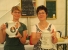 Katja Gräfe (links) und Sabine Panitz mit Goethe-Kaffeekannen